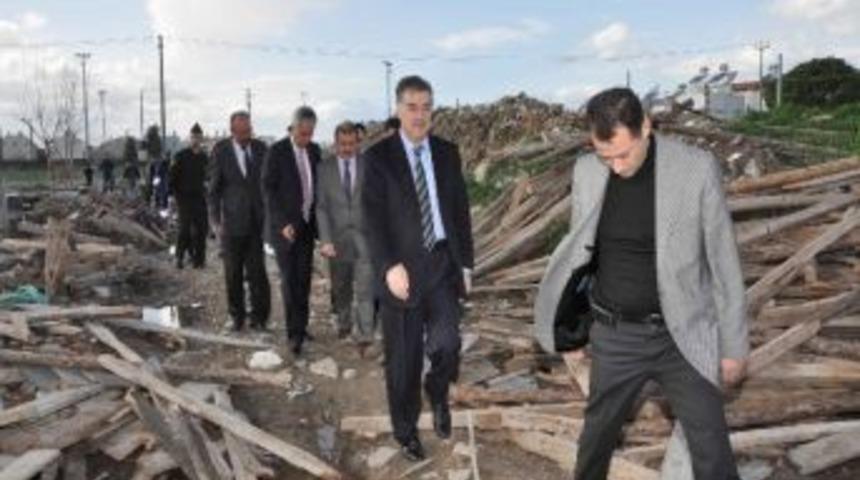 Vali Al, Kuşadası&rsquo;nda Okul İnşaatlarında İncelemede Bulundu