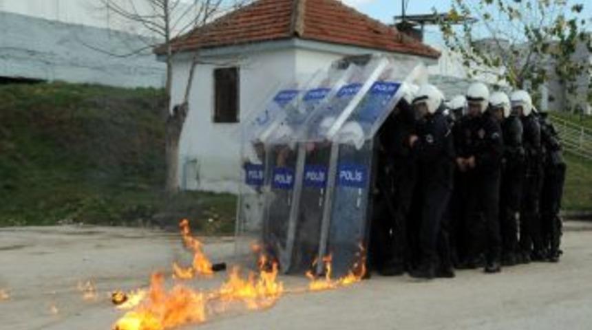 Yalova Emniyeti'nden Personele &lsquo;Toplumsal Olaylara M&uuml;dahale Eğitimi&rsquo;