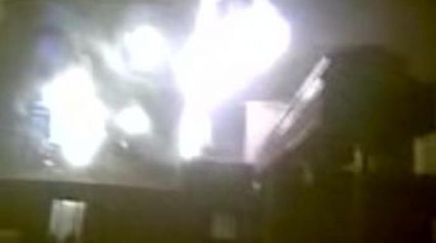 260 Yıllık Ahşap Camide Yangın Paniği