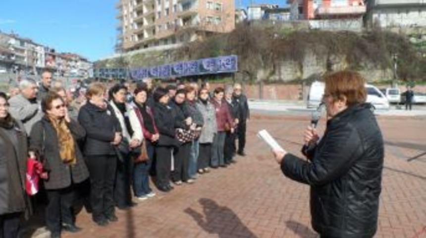 Gazeteci Uğur Mumcu Alaplı'da anıldı