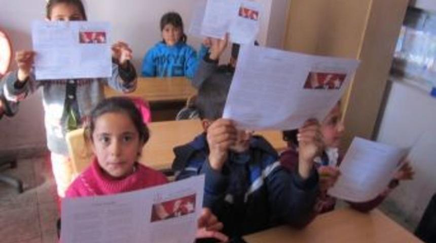 Hakkari&rsquo;de &ldquo;hava Soğuk Ellerimi Tutar Mısın&rdquo; Kampanyası