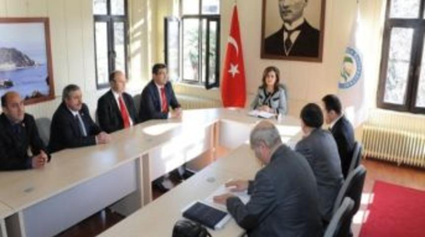 &Ccedil;anak&ccedil;ı İl&ccedil;esinden Giresun &Uuml;niversitesi Rekt&ouml;r&uuml; Attar&rsquo;a Ziyaret