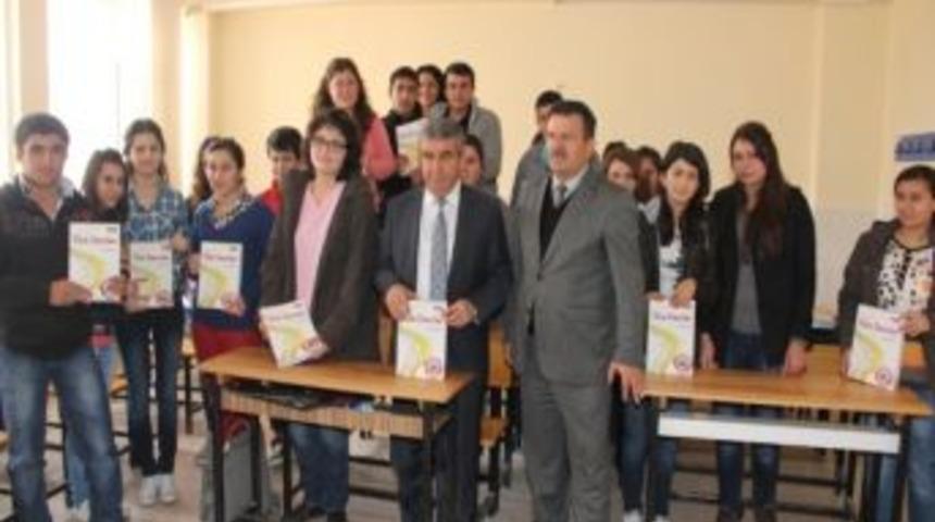 Başkan Tursun&rsquo;dan Soru Bankası Kitabı