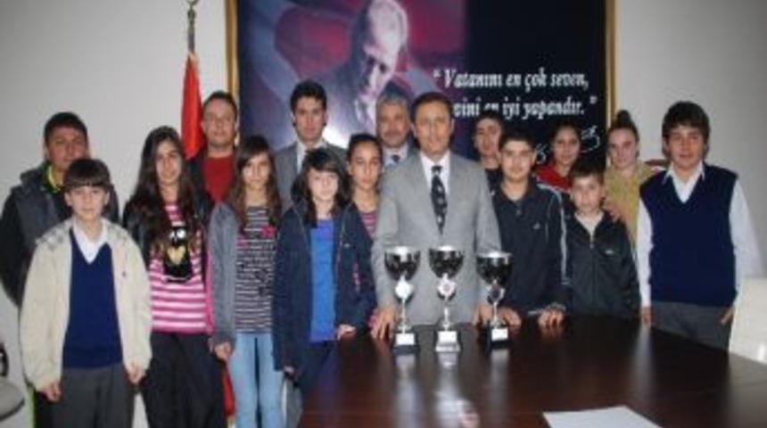 Gazipaşalı Öğrenciler Dört Kupa İle Döndü
