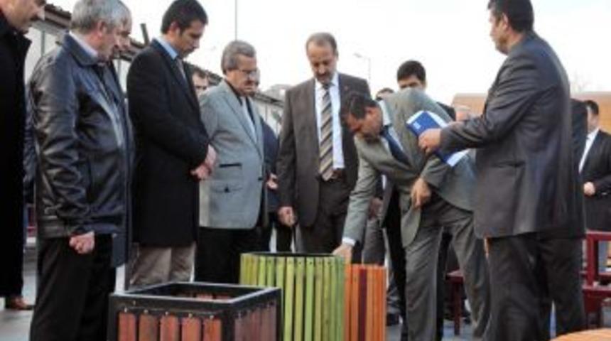 Mamak Belediyesi Park Ekipmanlarını Kendisi &Uuml;retiyor