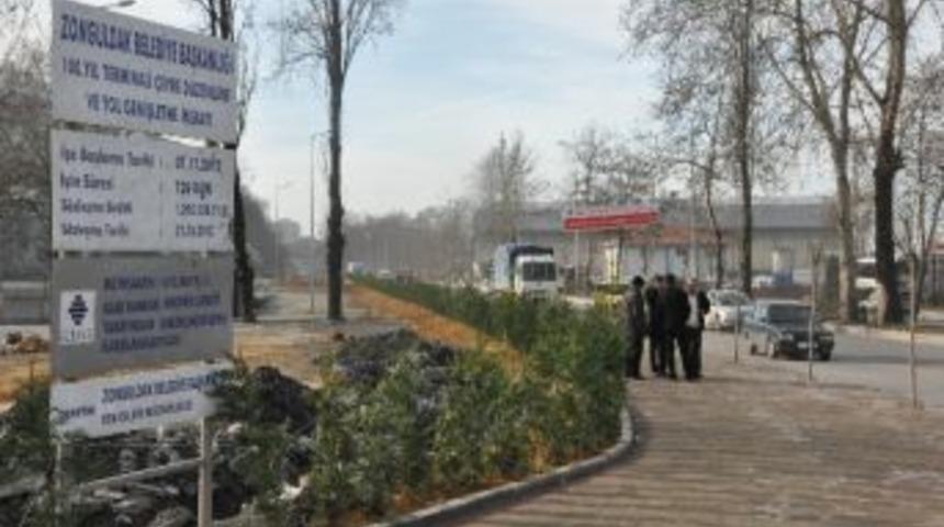 Zonguldak Belediyesi Terminal Yolu &Ccedil;evre D&uuml;zenleme &Ccedil;alışmalarını S&uuml;rd&uuml;r&uuml;yor