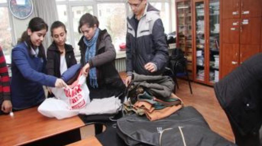 Lise &Ouml;ğrencilerinden &Ouml;rnek Davranış