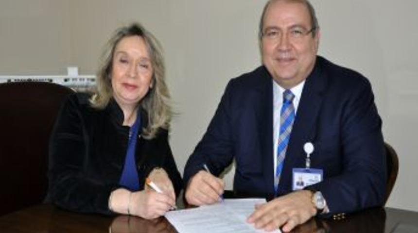 İZİKAD Ve Universal Ege Sağlık&rsquo;tan &Uuml;cretsiz Yaşlı Ve Hasta Bakım Kursu