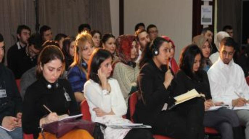 Gazeteciler İslamofobi&rsquo;yi Konuşuyor