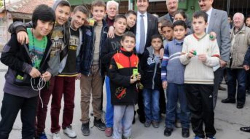 Başkan D&uuml;ndar, Tuna Mahallesi'nde Kentsel D&ouml;n&uuml;ş&uuml;m&uuml; Anlattı