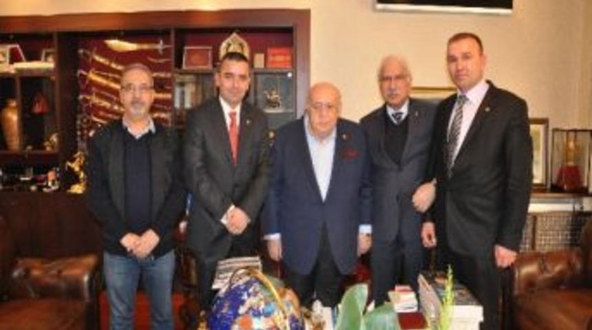 İzmirli Balık&ccedil;ılar S&uuml;leyman Demirel&rsquo;i Ziyaret Etti