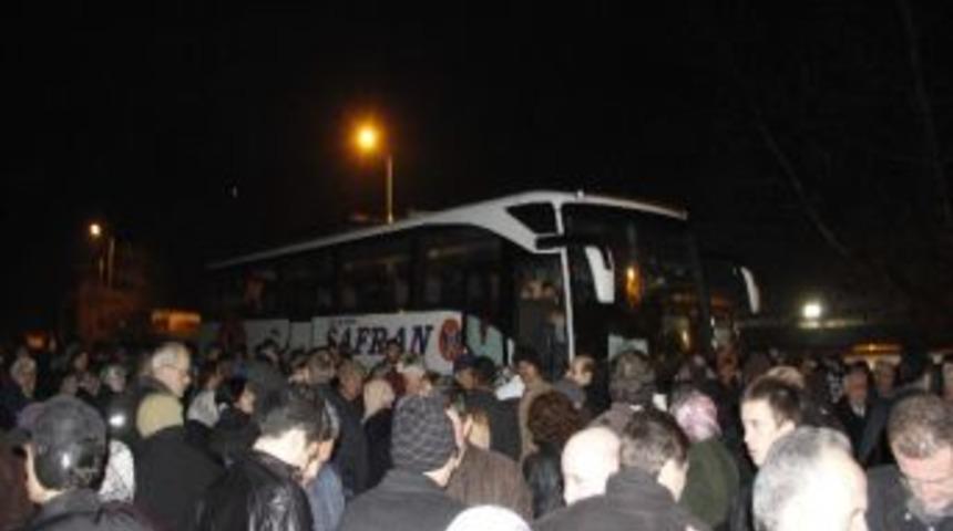 &Ouml;ğrenciler Ve &Ouml;ğretmenler Umre&rsquo;ye Uğurlandı