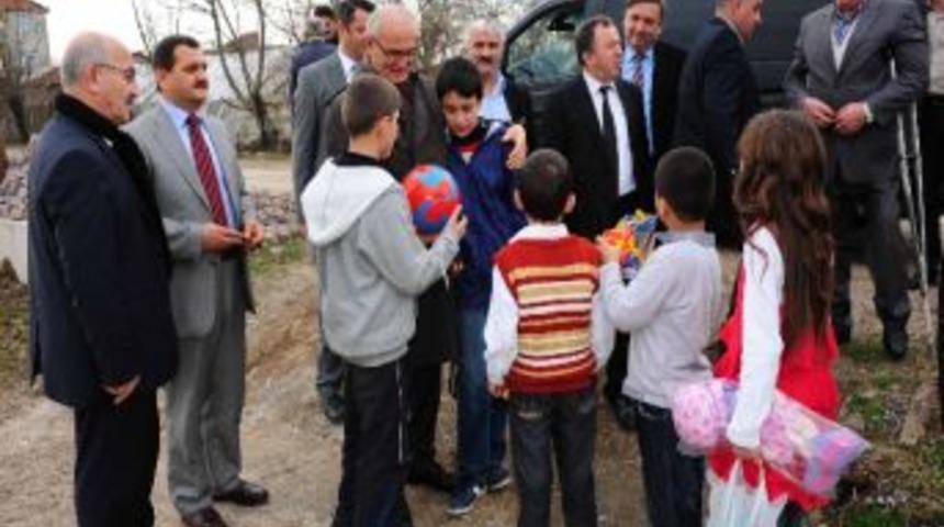 Başkan Yılmaz, Terme İl&ccedil;esi Ve Beldelerini Gezdi