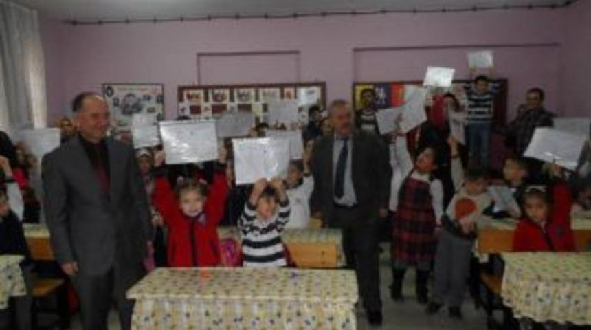 İlk karne heyacanını velileri ile birlikte yaşadılar