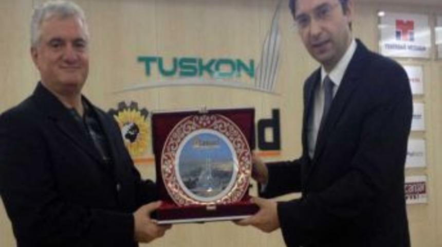 "Diğer &Uuml;lkelerle Rekabet I&ccedil;in Işadamlarının Peşinden Koşmak Gerekir"