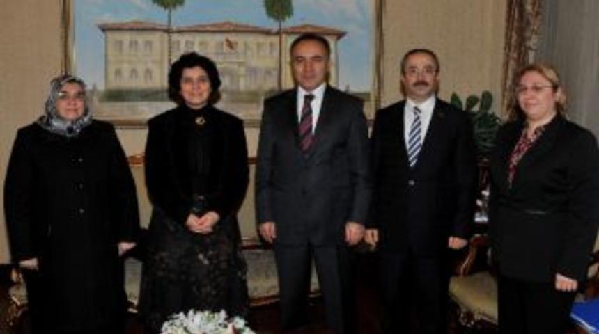 Rekt&ouml;r Sara&ccedil;, &ldquo;diyarbakır K&uuml;lt&uuml;r Ve Maneviyat Şehri&rdquo;