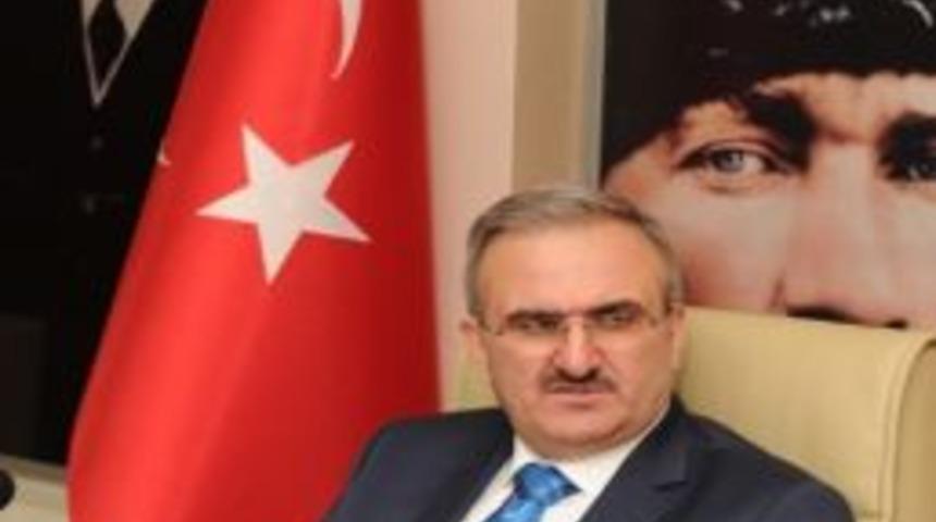 Van Valisi M&uuml;nir Karaloğlu, &Ccedil;aldıranlı Muhtarları Dinledi