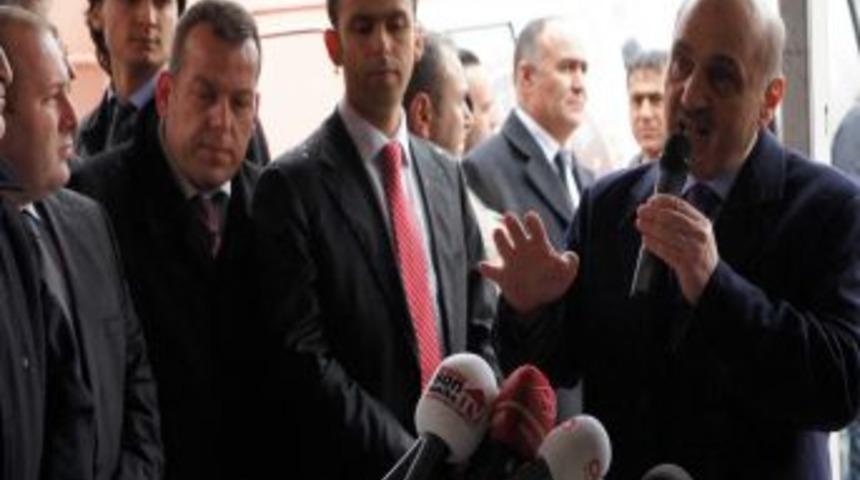 Bakan Bayraktar, Kentsel D&ouml;n&uuml;ş&uuml;m &Ccedil;alışmalarını Denetledi