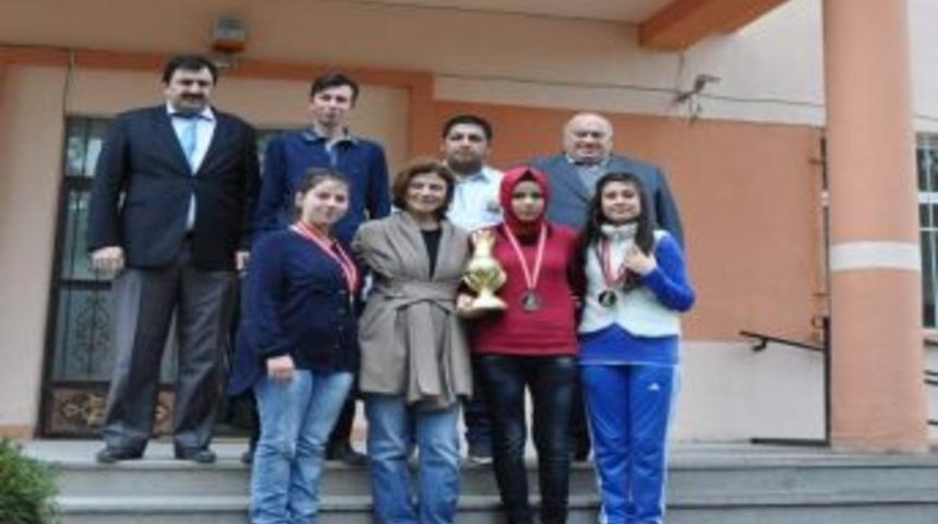 Sandıklı Kız Teknik Ve Meslek Lisesi T&uuml;rkiye Birincisi