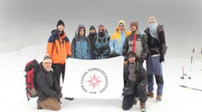 İyte Dağcılık Gurubu, Bozdağ Zirve Tırmanışını Ger&ccedil;ekleştirdi