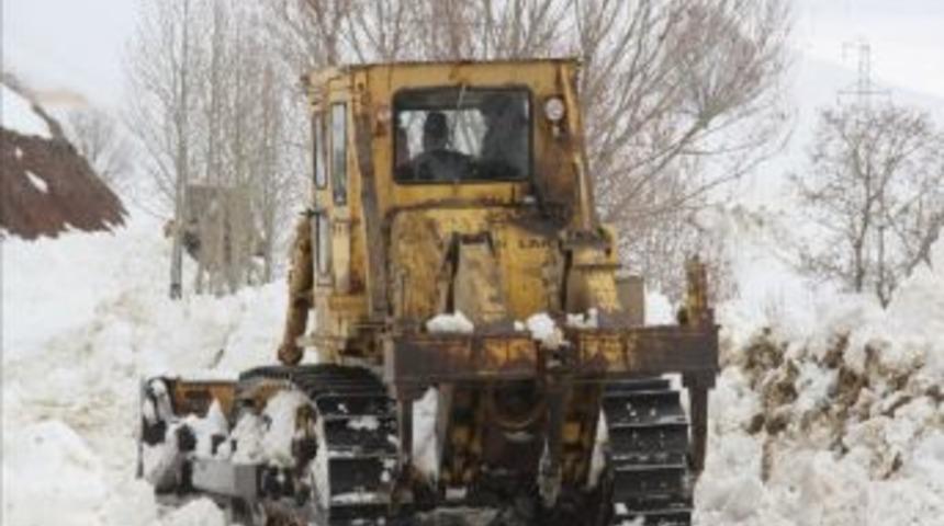 Muş&rsquo;ta &Uuml;&ccedil;evler Grup K&ouml;y Yolu Ulaşıma A&ccedil;ıldı