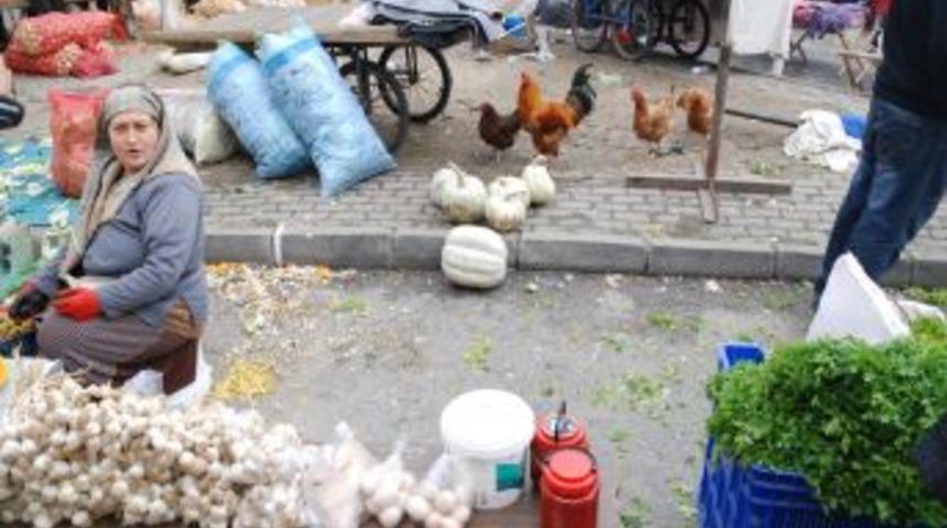 'Pazar Yerleri Kanuna Uygun Değil, Savcılığa Su&ccedil; Duyurusunda Bulunacağız'