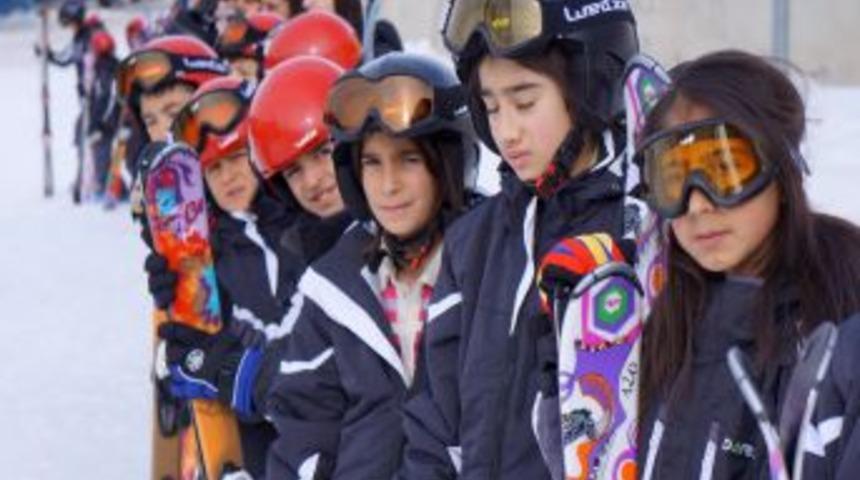 Paland&ouml;ken Yarıyıl Tatiliyle Canlandı