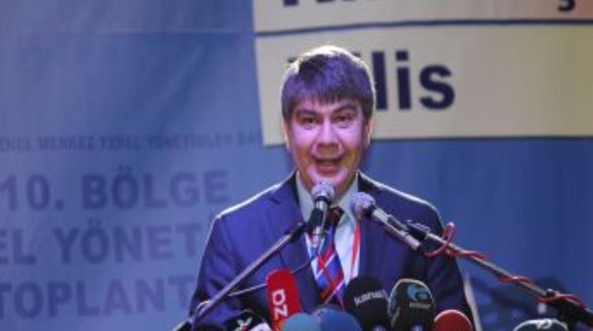 Bakan &Ccedil;elik: Anamuhalefet Insanlıktan Utanılacak Irk&ccedil;ı Ifadeler Kullanıyor