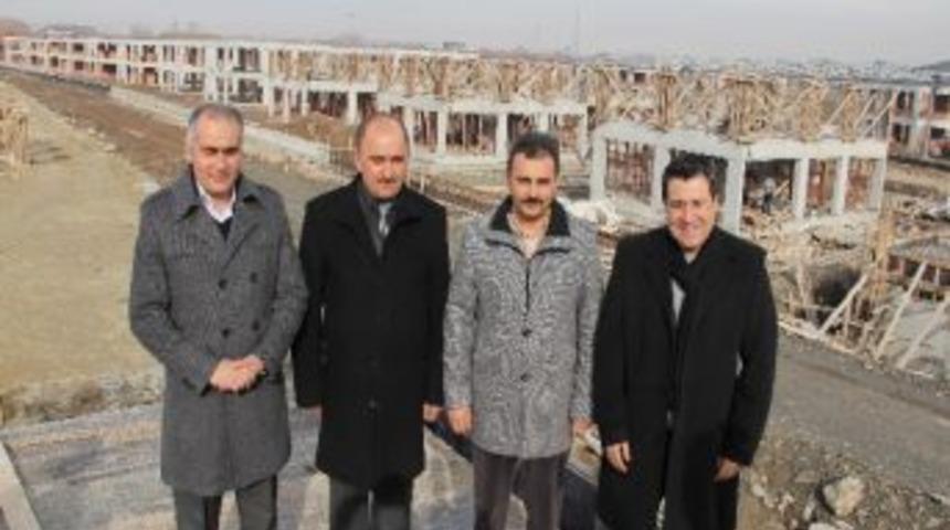 Başkan K&uuml;lc&uuml;&rsquo;den Trakt&ouml;rc&uuml;ler Sitesi&rsquo;nde İnceleme