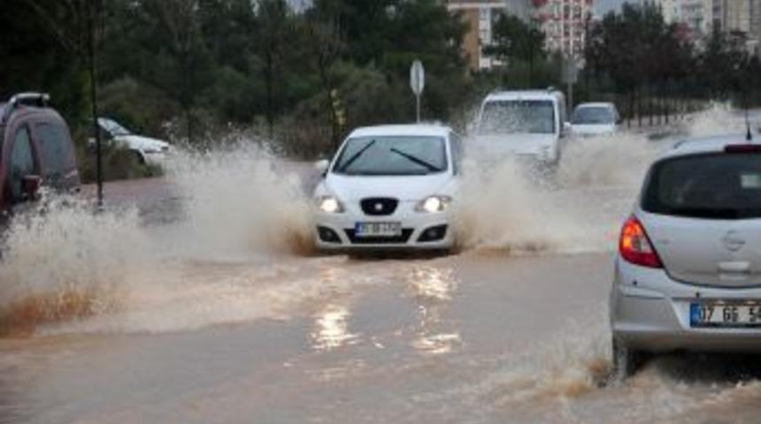Antalya'da Metrekareye 45 Kilogram Yağış D&uuml;şt&uuml;