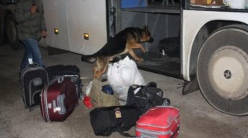 Ayakkabı İ&ccedil;inde Eroin Ele Ge&ccedil;irildi