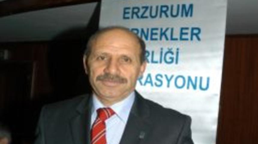 İzmir'deki Erzurumlular Başkanını Se&ccedil;ti