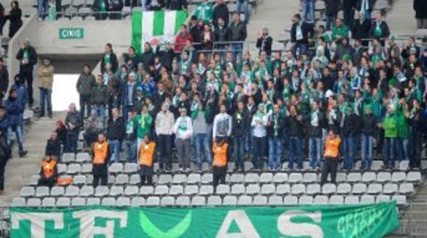 Bursasporlu Taraftarlardan Futbolculara Tepki