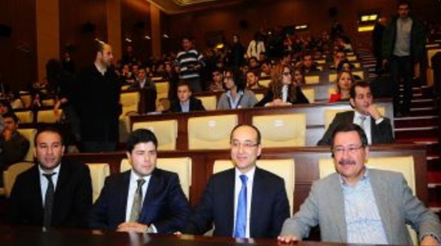 Melih G&ouml;k&ccedil;ek: T&uuml;rkiye'de Başbakan'dan Sonra En Aykırı Tipim