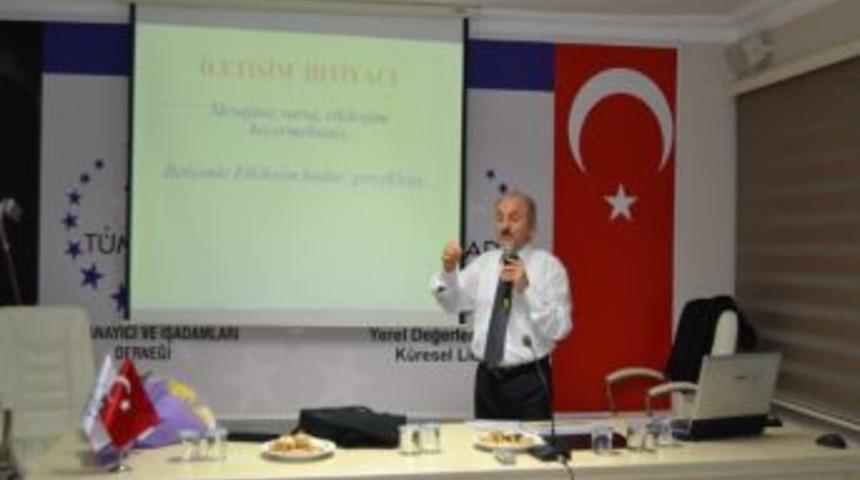 Sa&uuml;&rsquo;l&uuml; Akademisyen Siyaset&ccedil;ilere Seminer Verdi