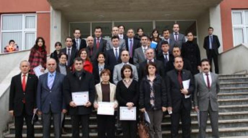 Başarılı &Ouml;ğretmenlere Belge Verildi
