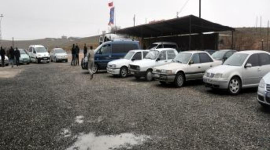 Şenk&ouml;y Beldesinde Araba Pazarı Kuruldu