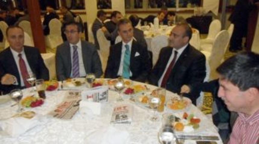 Ak Parti İle Bdp&rsquo;li Vekiller Kol Kola Halay &Ccedil;ekti