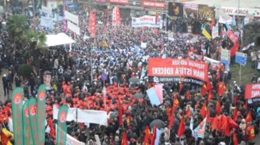 Zonguldak'ta Taşeronlaşmaya Karşı Miting D&uuml;zenlendi