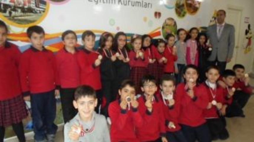 Yozgat &Ouml;zel Ergin Koleji&rsquo;nden En &Ccedil;ok Kitap Okuyan &Ouml;ğrencilere Madalya