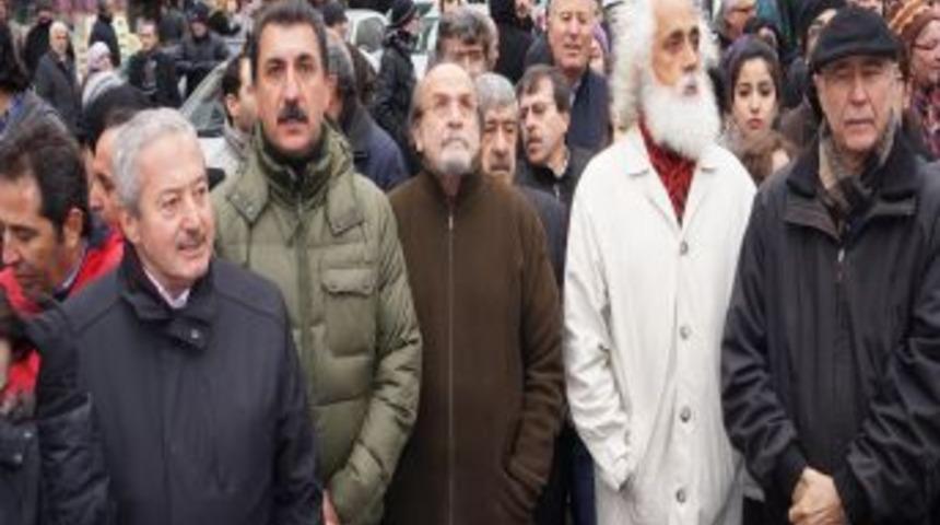 Ermeni K&ouml;kenli Vatandaşlara Y&ouml;nelik Saldırılar Protesto Edildi