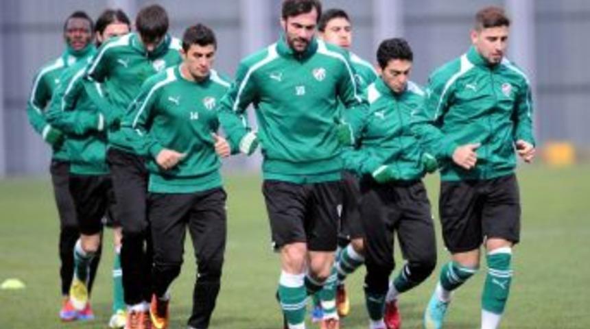 Bursaspor Polis Eşliğinde &Ccedil;alıştı