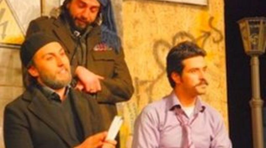 &Ouml;z&uuml;r Dilerim'' tiyatro oyunu sahne aldı