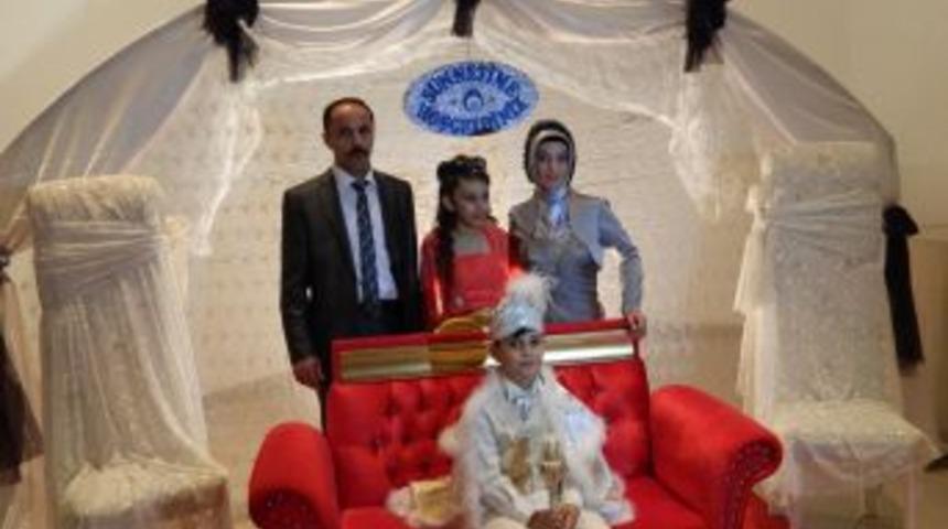 Dağ ailesinin mutlu g&uuml;n&uuml;