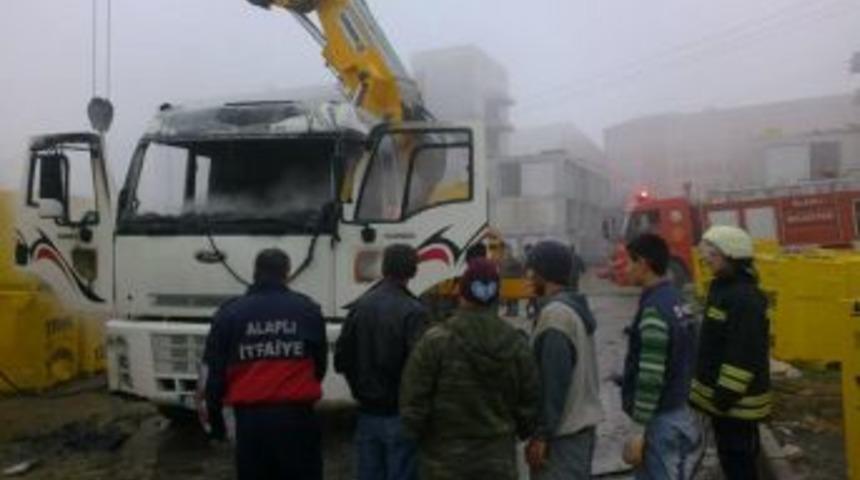 Alaplı'da Kamyon Vin&ccedil; Yandı