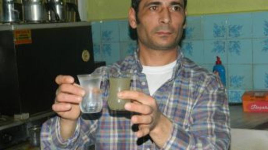 Kemalpaşa Kamber K&ouml;y&uuml;nde &Ccedil;eşmelerden Bir Haftadır &Ccedil;amur Akıyor