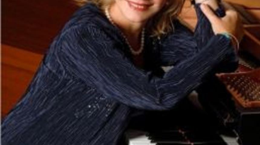 Piyanist G&uuml;ls&uuml;n Onay Mersinlilerle Buluşacak