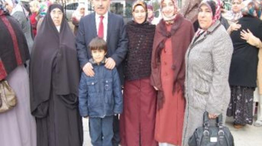 İlk Kafile Umreye G&ouml;zyaşlarıyla Uğurlandı