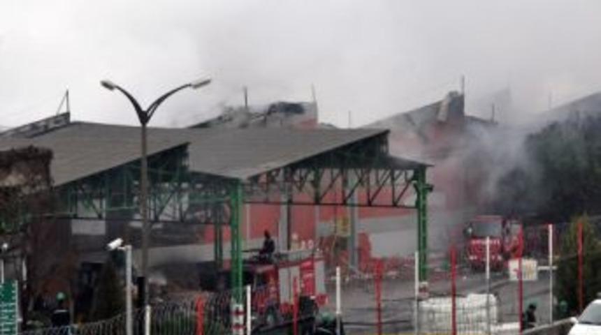 Aksa Depoları Enkaza D&ouml;nd&uuml;