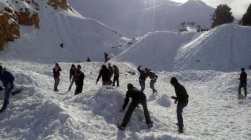 &Ccedil;ıraklar Saklıkent&rsquo;te Eğlendi